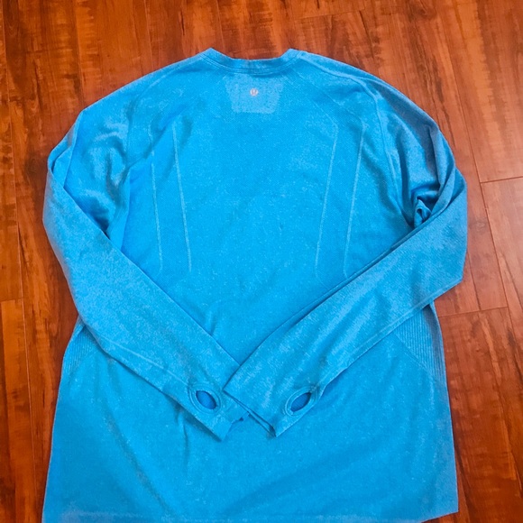 LULULEMON Metal Vent 👕 - Picture 4 of 7